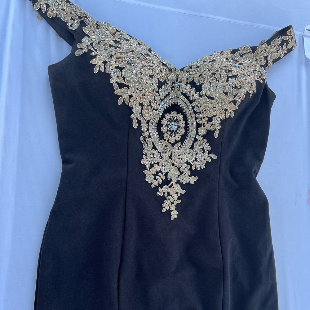 Beautiful short dress for special event.